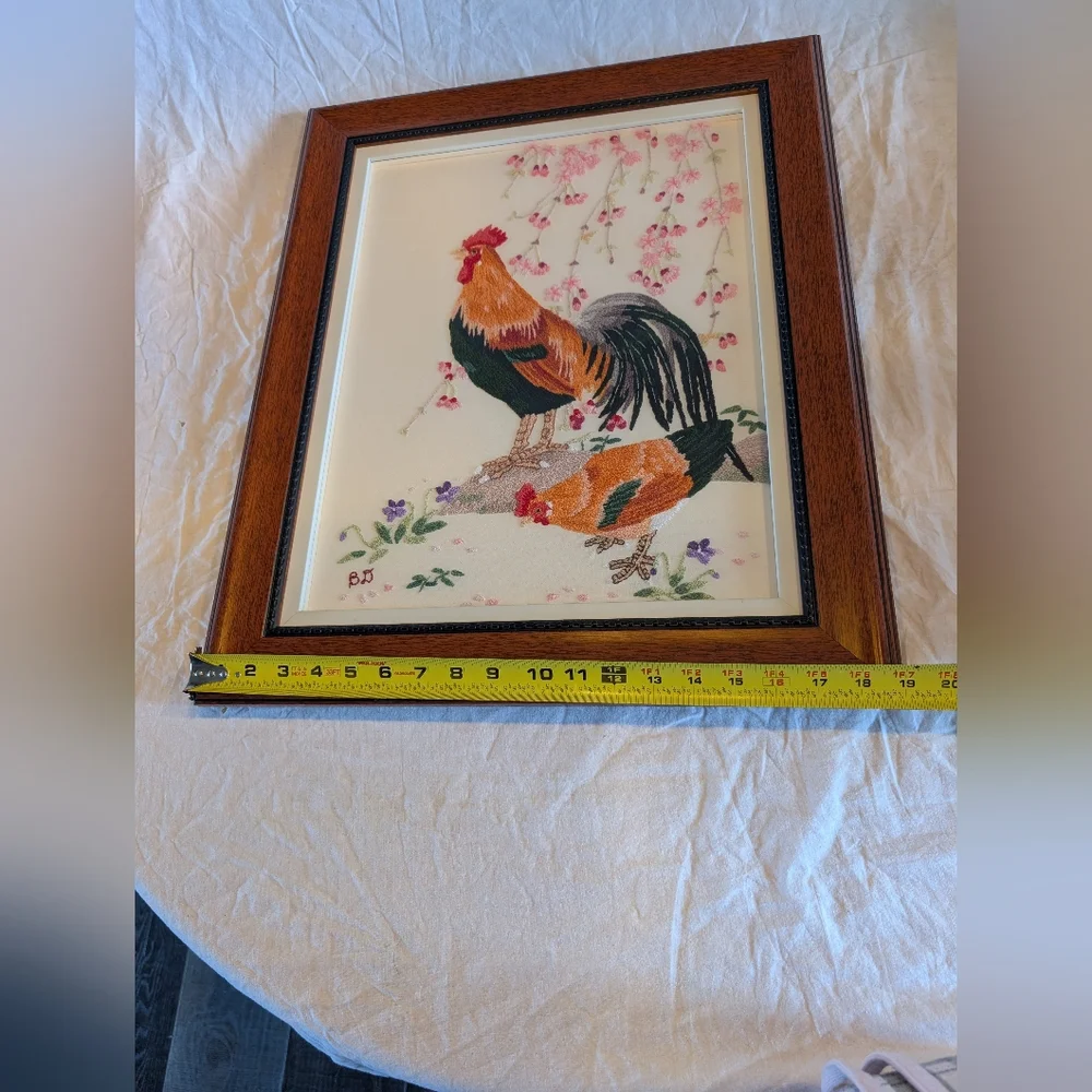 2/90$ Vintage Hand Stitched Crewel Embroidery Rooster with Brown Frame - Picture 4 of 10